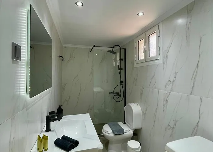 Polikarpos Willa Tsoukaládhes