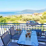 Villa Polikarpos Tsoukaladhes