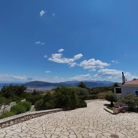 Polikarpos Villa Tsoukaládhes