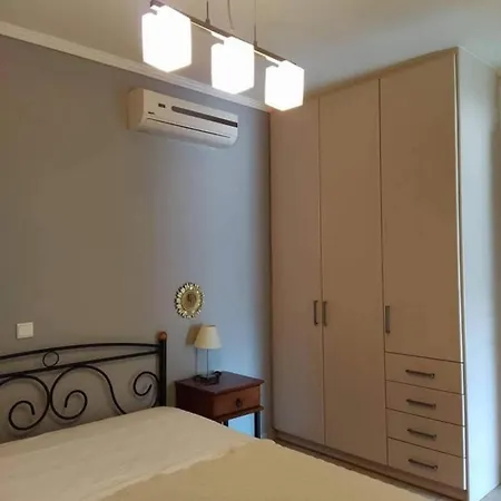 Polikarpos Villa Tsoukaládhes