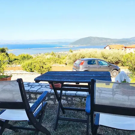 Polikarpos וילה Tsoukaládhes